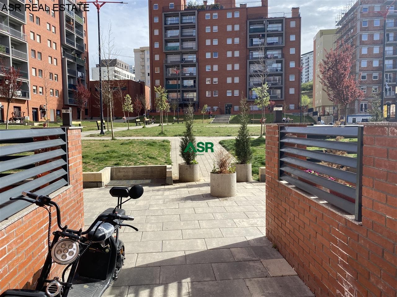 : Banesë 82m2 me qira në lagjen Emshir