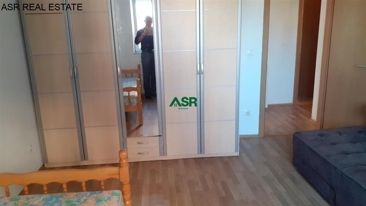 Lëshohet banesa me qira në lagjën Mati 1 3