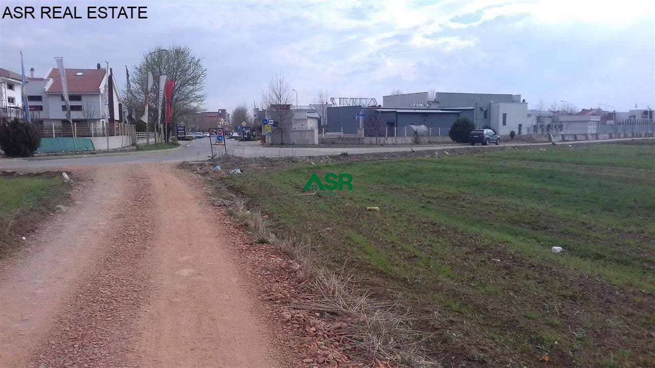 Shitet toka ne hyrje te Marigona Residence 3