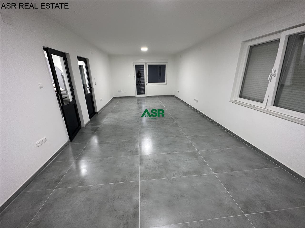 Shtëpi 300 m2 me qira në lagjen Pejton 3