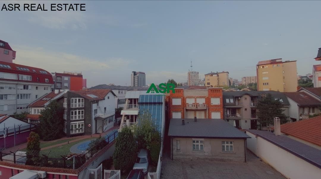 Ofrohet banesa me qira në lagjen Pejton 2