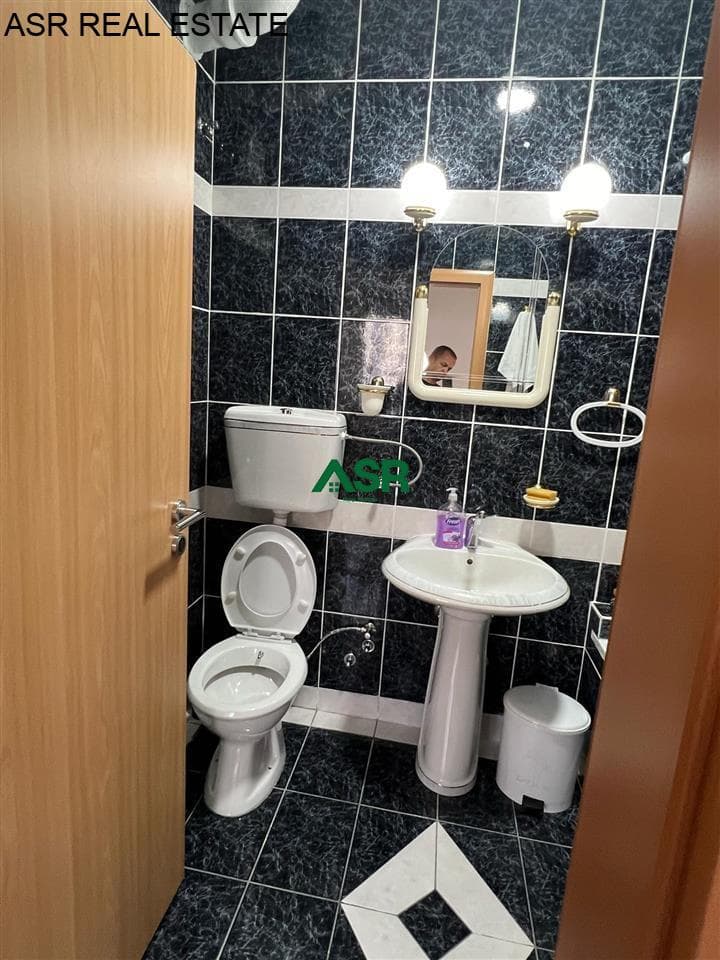 Ofrohet banesa me qira në lagjen qender, tek hotel Grandi 2
