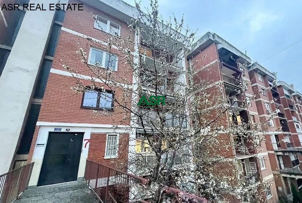 Banesë 90m2 me qira në lagjen bregu i diellit
