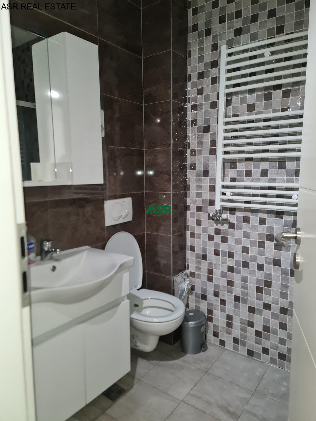 Banesë 61m2 me qira në rr.B 4