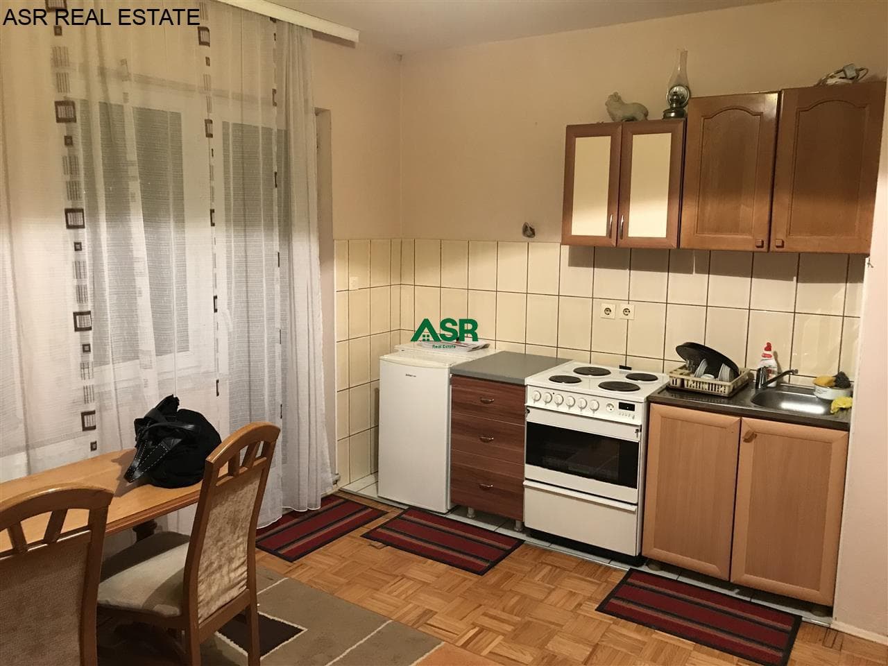 Lëshohet banesa me qira në lagjën parku i qytetit 4