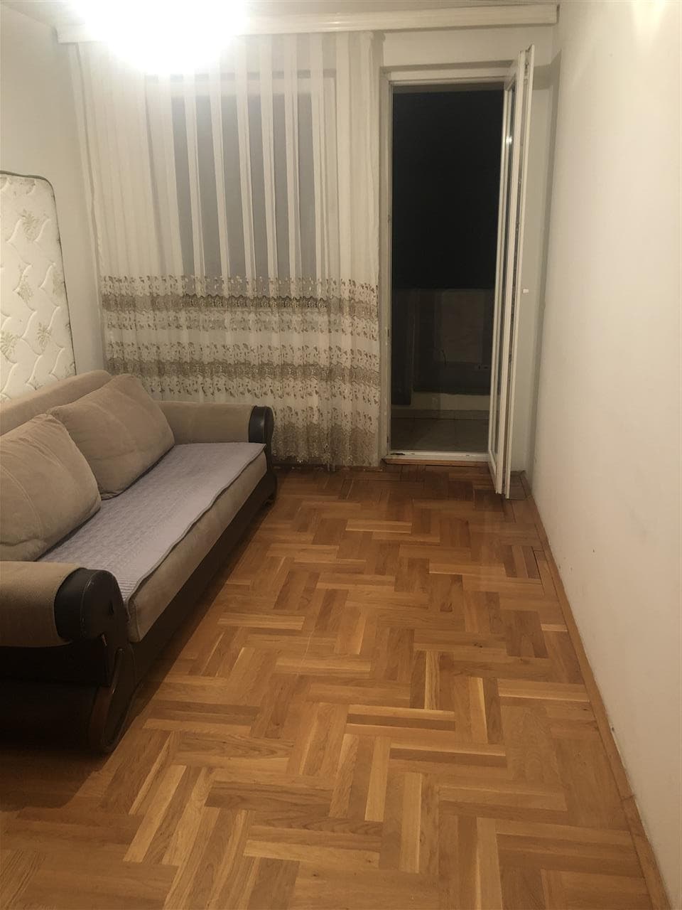 Lëshohet banesa me qira në lagjën Arberia 4