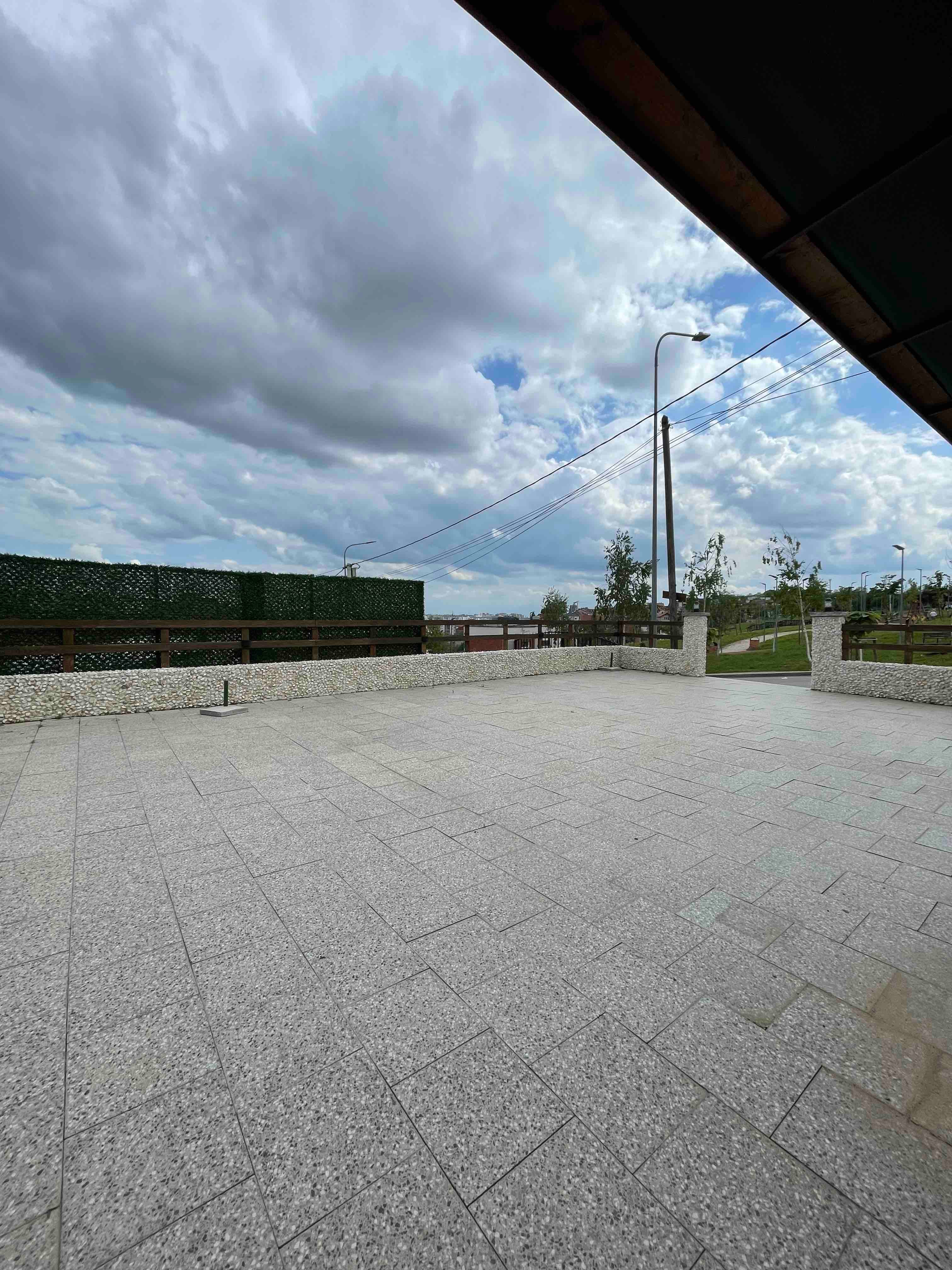 Lokal 150 m2 me qira në lagjen Arberia