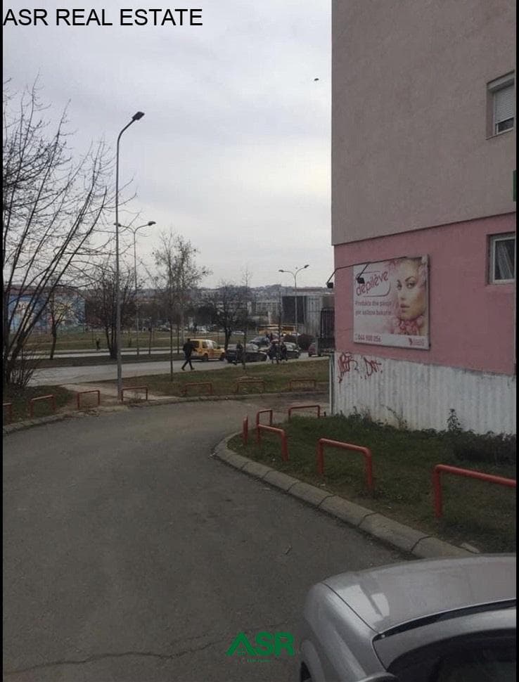 Lëshohet banesa-Lokali me qera në lagjën Ulpianë