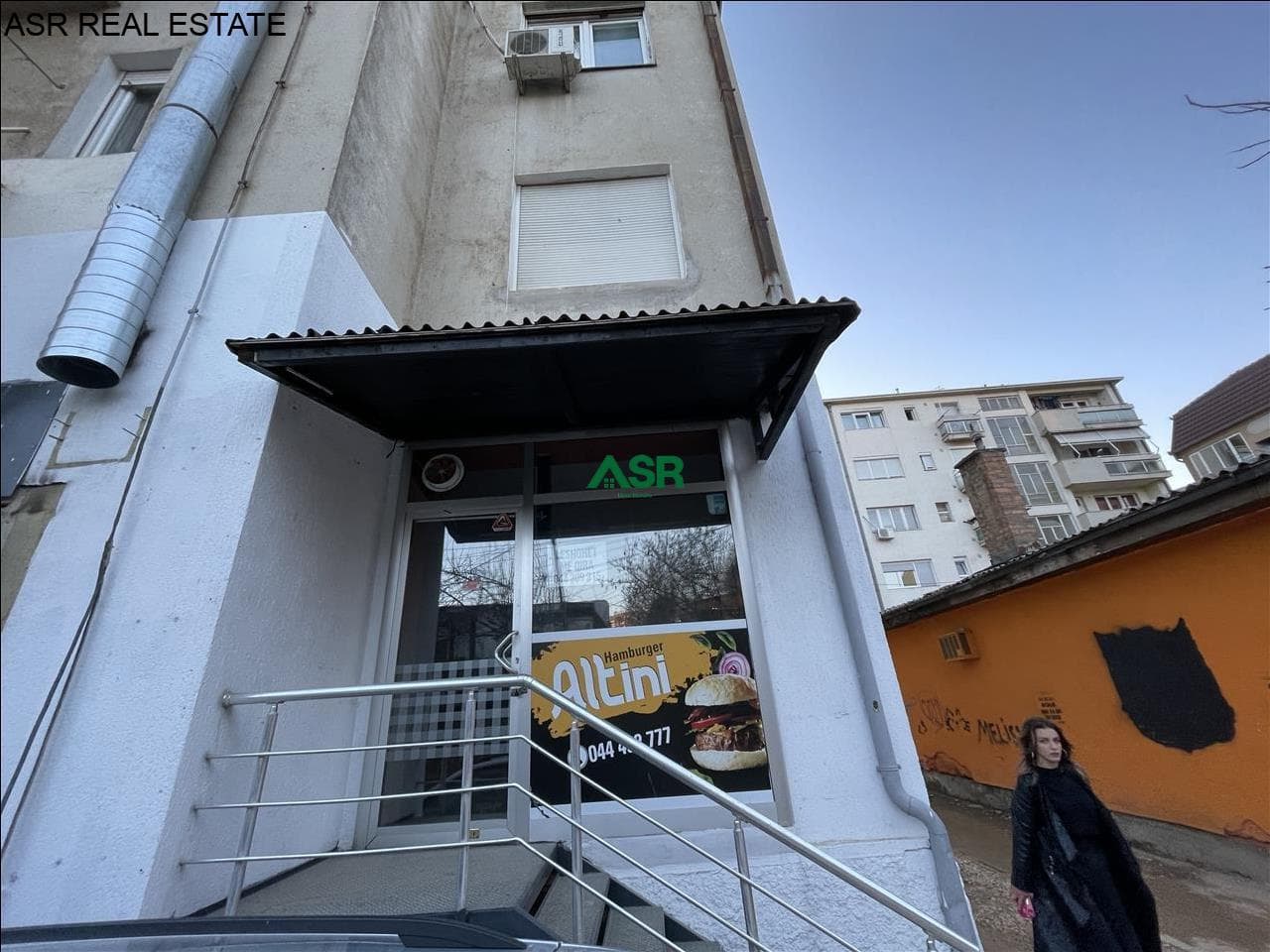Lëshohet Lokali me qira në qender te Prishtines 3