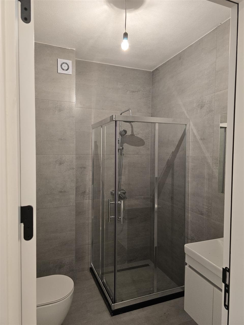 Banesë 60m2 me qira në lagjen e muhaxhereve 4