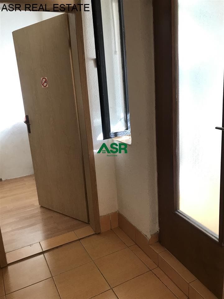 Lëshohet kati i shtepise me qira në lagjen e spitalit 3