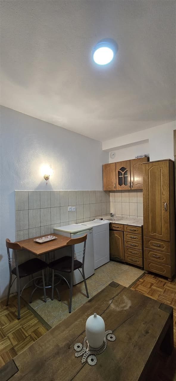 Banesë 40m2 me qira në Bregun e diellit 4