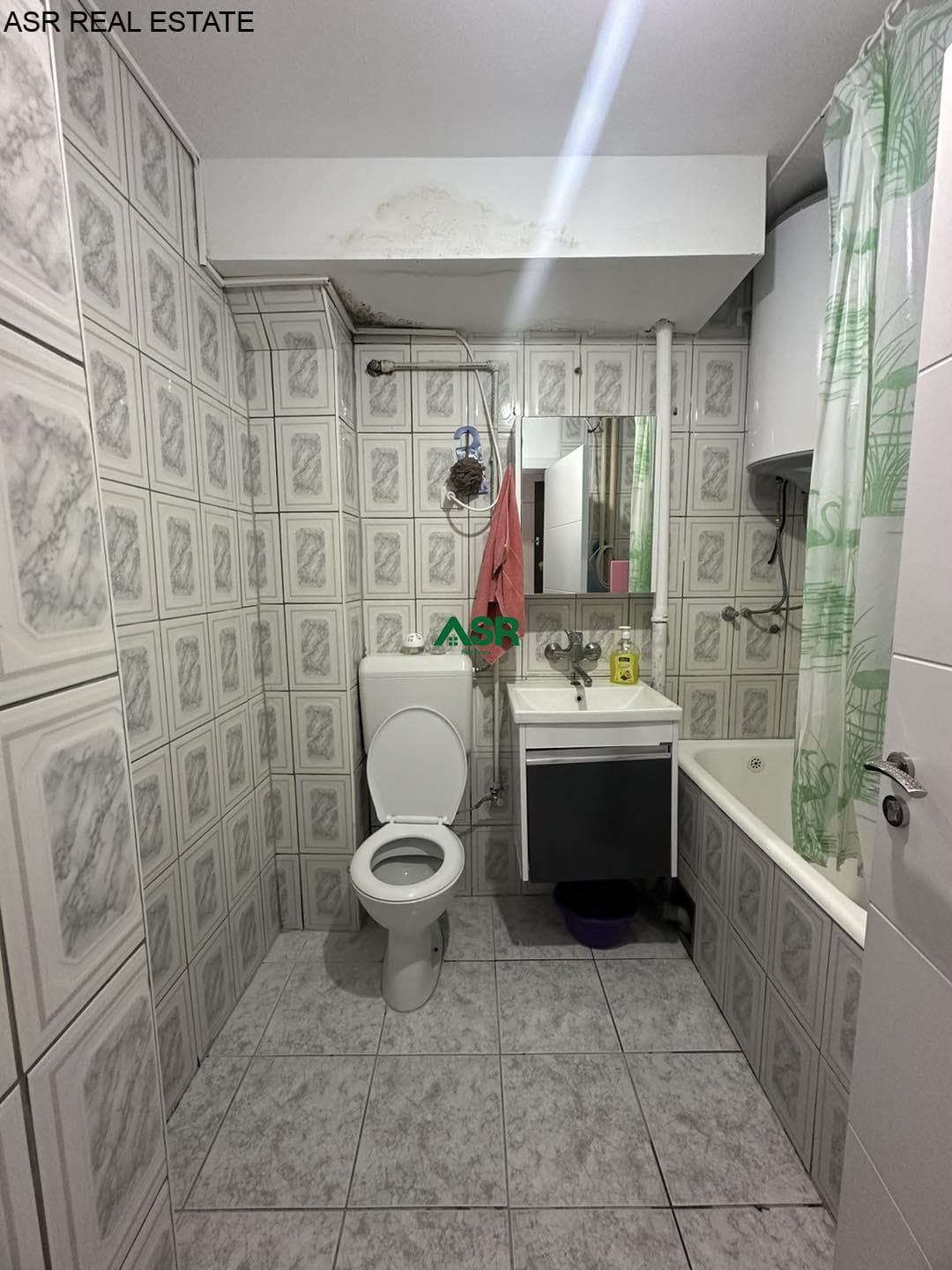 Ofrohet banesa me qira në lagjen Bregu i diellit 3