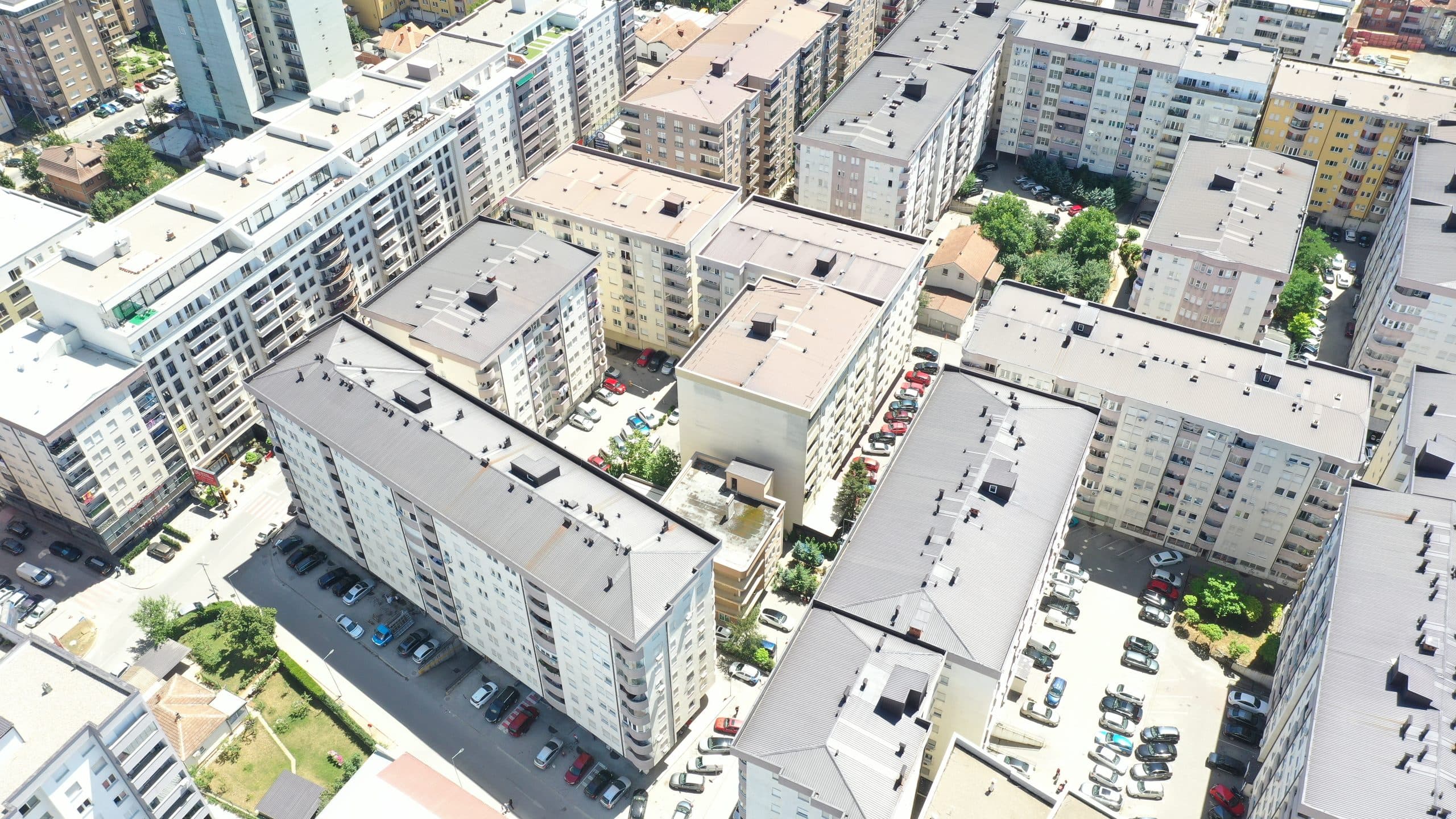 Ofrohet për SHITJE shtepia ne FUSHE KOSOVE 3