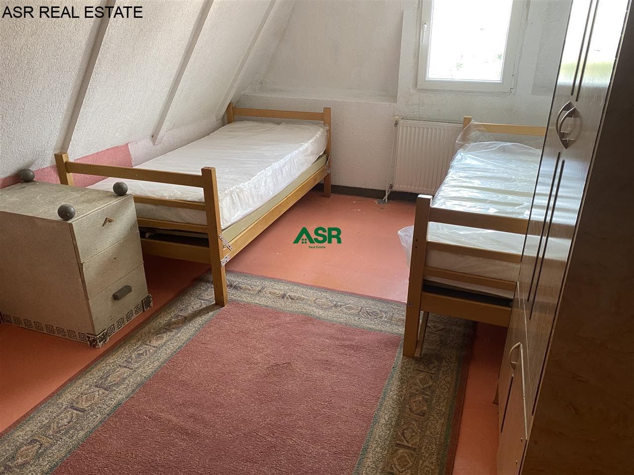 Lëshohet banesa me qira në lagjën Pejton
