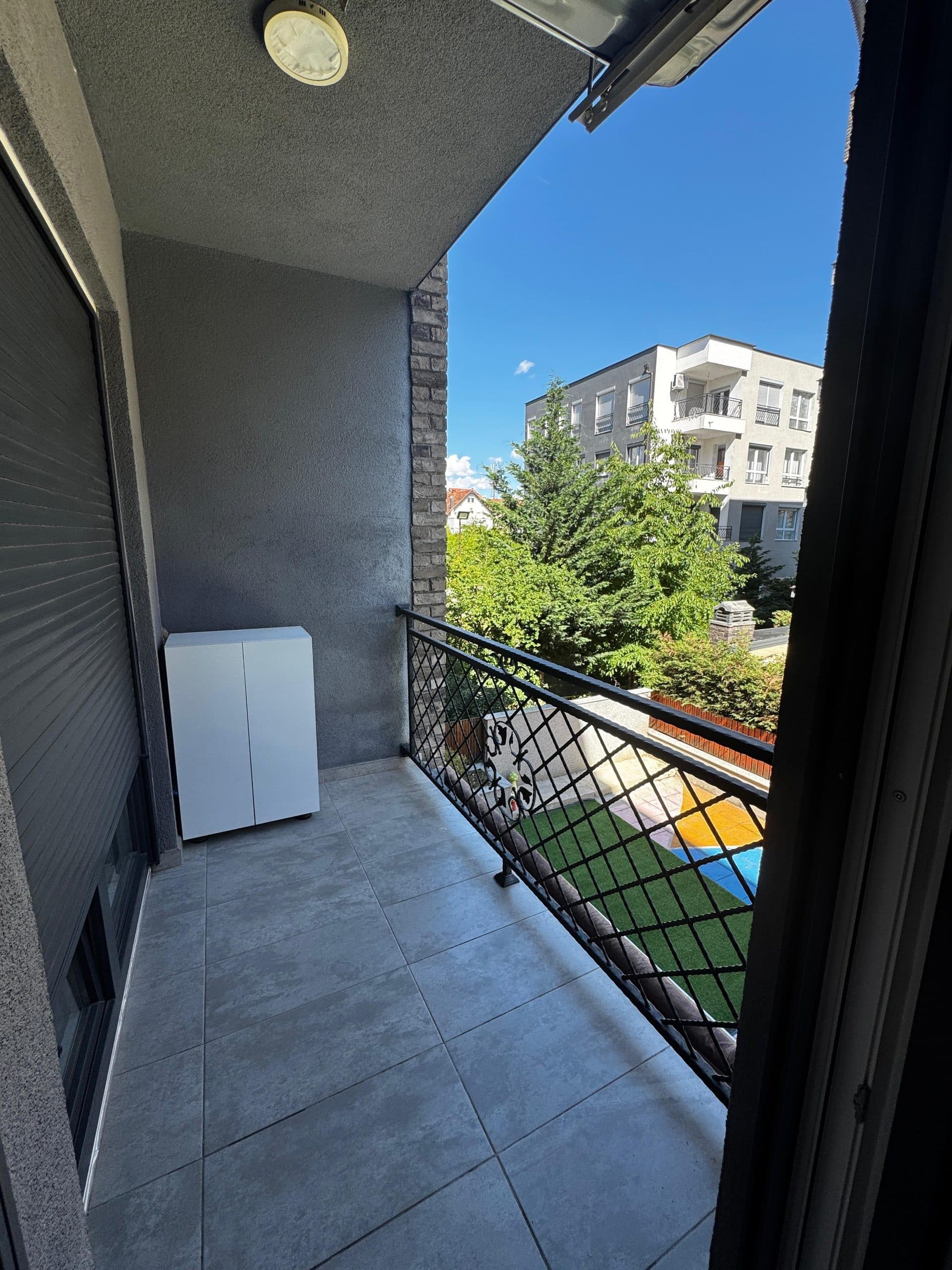 Ofrohet banesa me qira me sipërfaqe 52m2, ne lagjen Arberia, 4