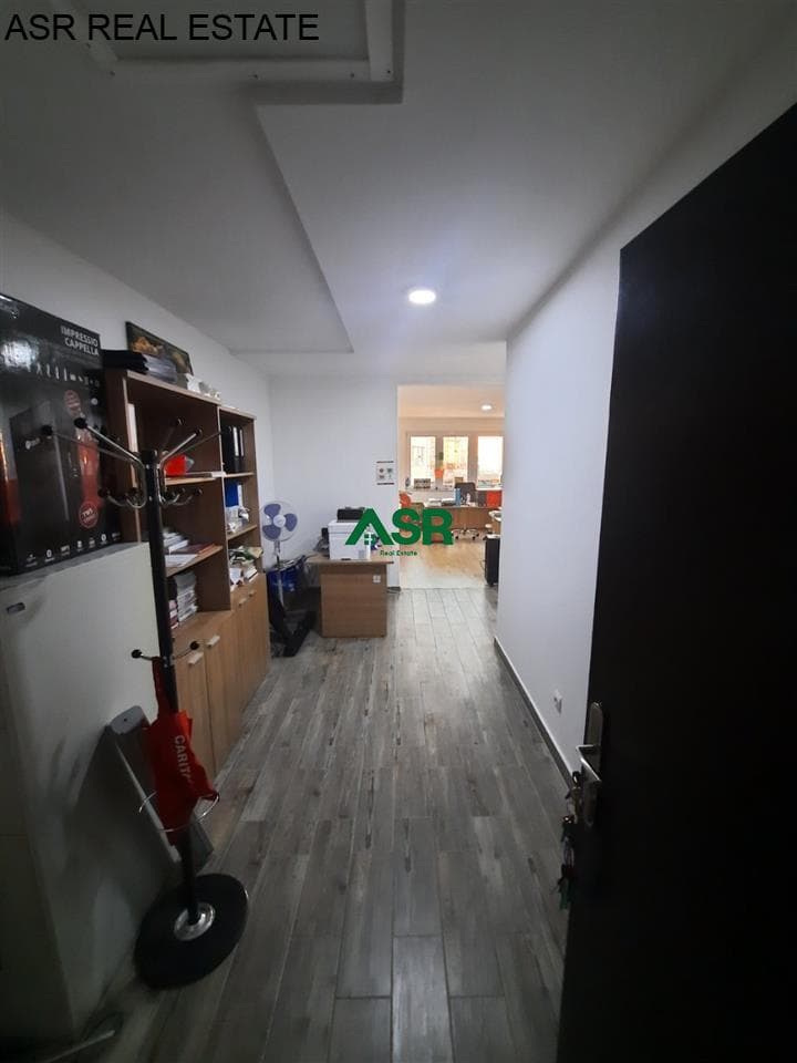 Lëshohet banesa me qira per zyre në lagjën Tophane 4