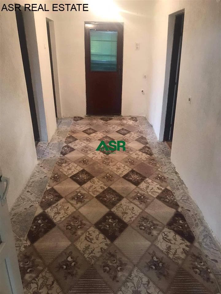 Lëshohet banesa me qira në lagjën Emshir 4