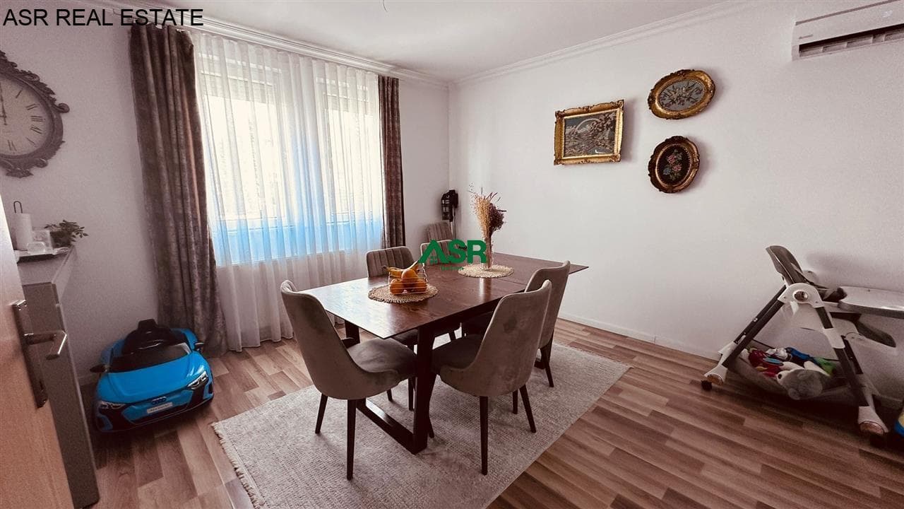 Shtëpi 300m2 me qira në Emshir 3