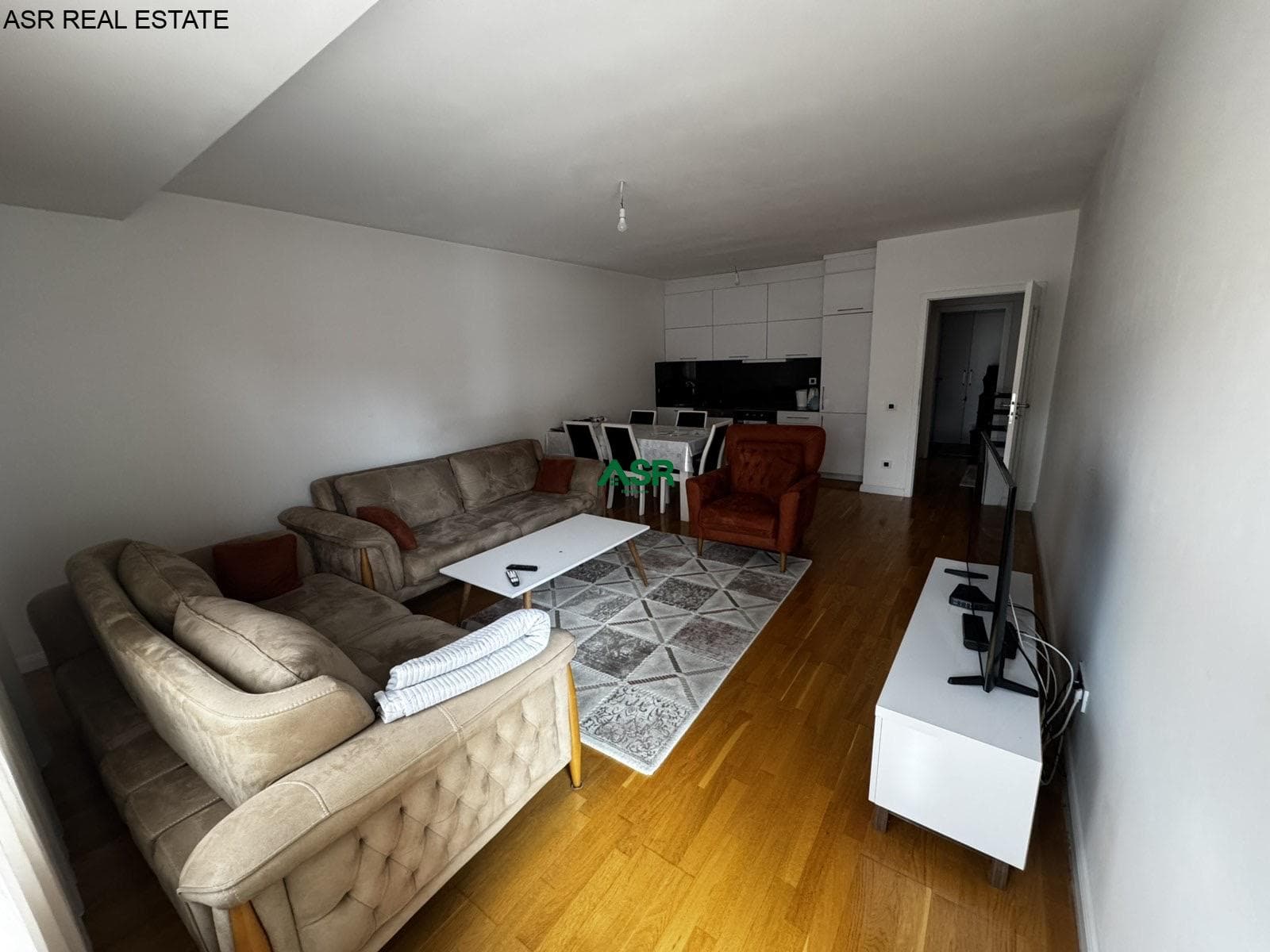 Banesë 85m2 me qira në lagjen e spitalit