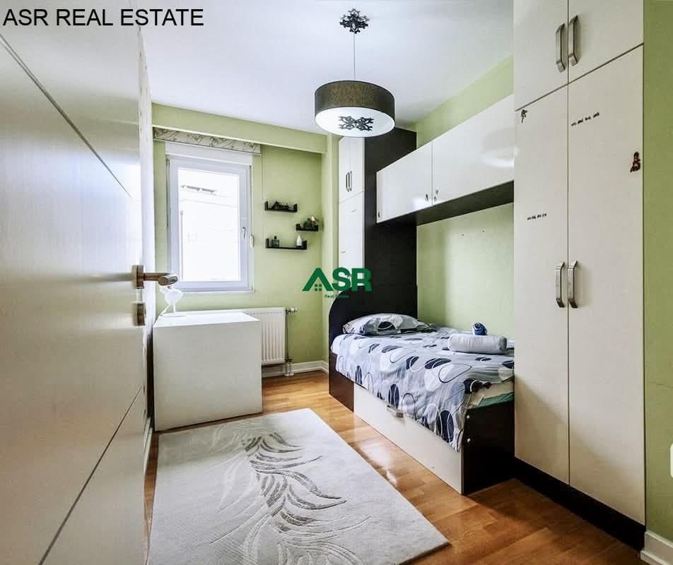 Ofrohet per SHITJE penthouse ne lagjen Tophane