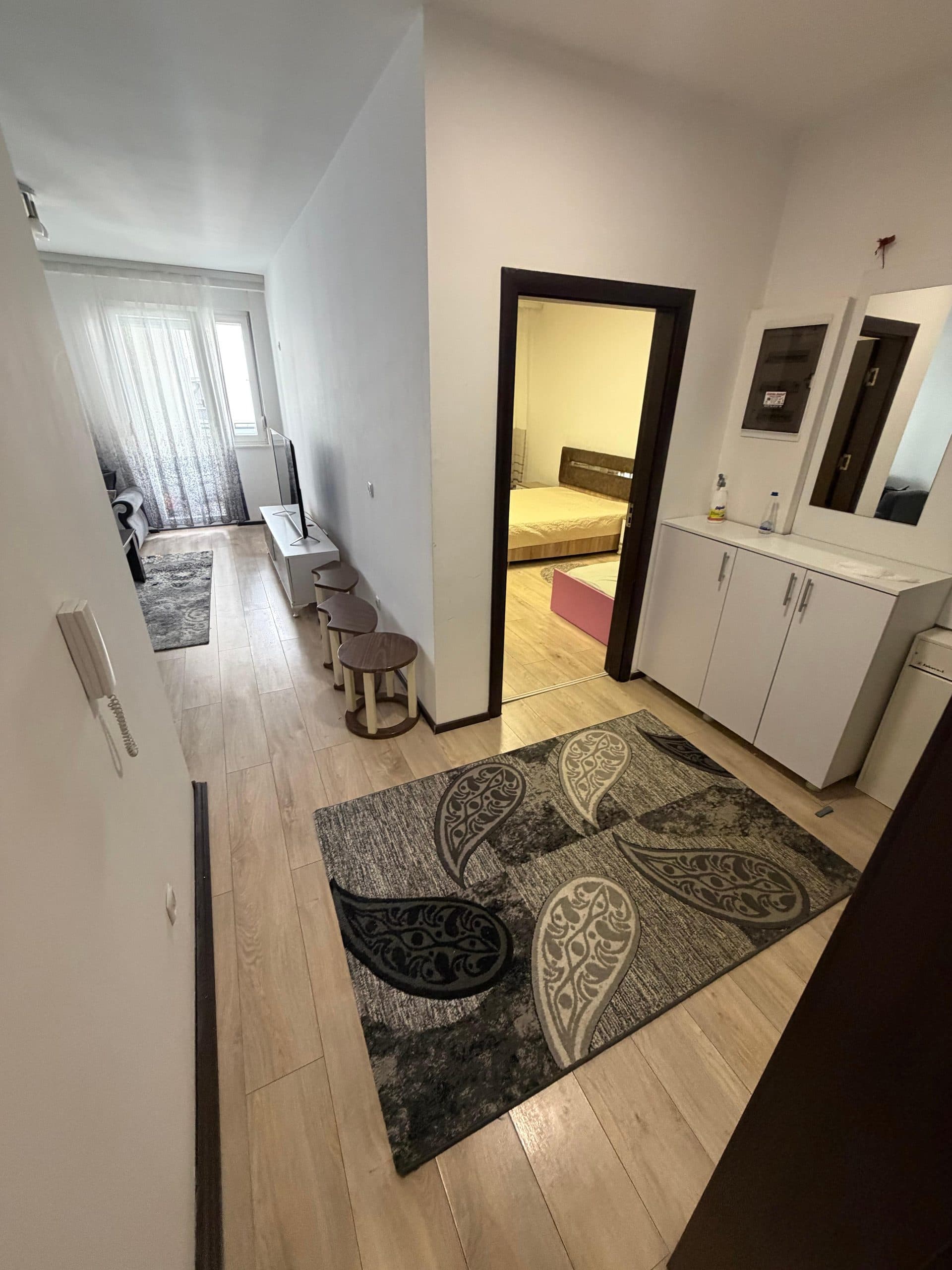 Banesë 70m2 me qira (mbrapa Rrugës B, afër Royal Mall)