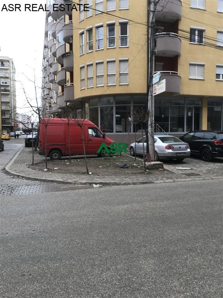 Lëshohet lokali me qera në Fushe Kosove 2