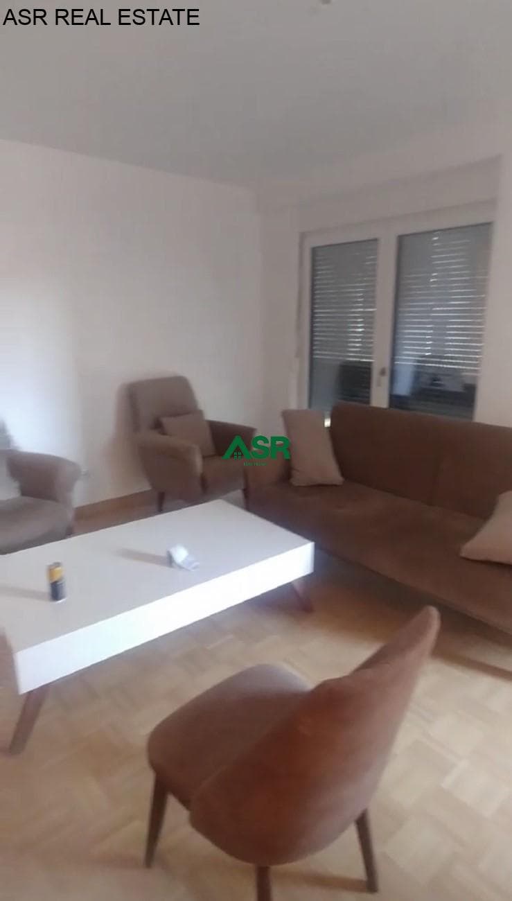 Lëshohet banesa me qira në lagjën Mati 1 4