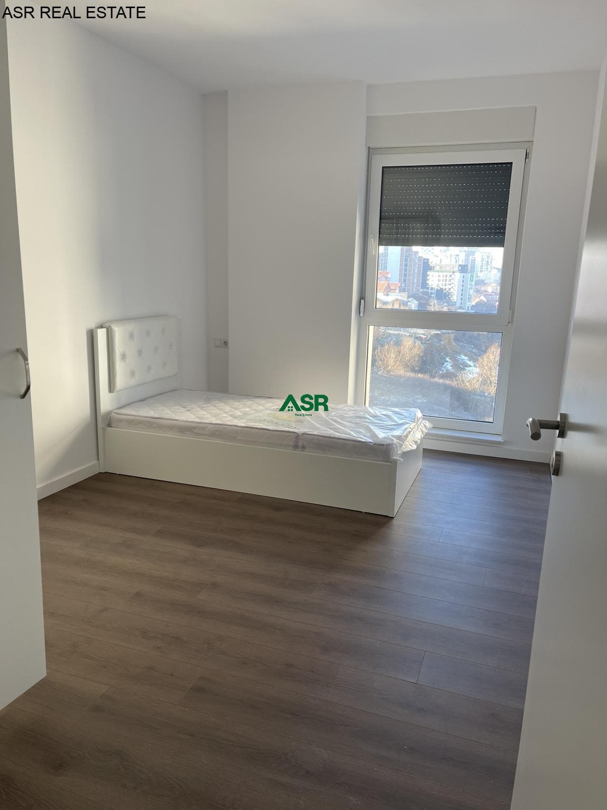 Banesë 85m2 me qira në lagjen e Spitalit 4