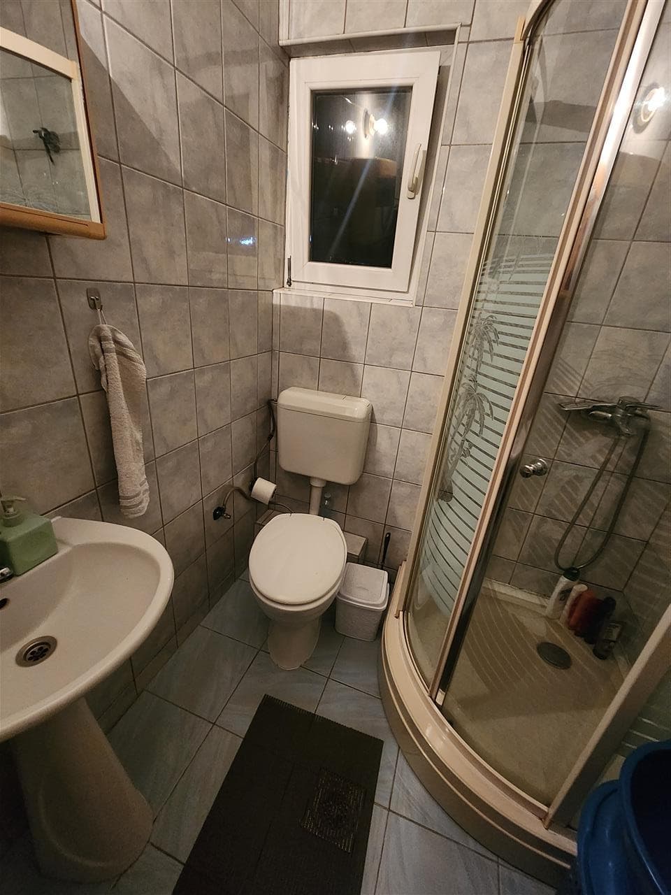 Banesë 40m2 me qira në Qender 4