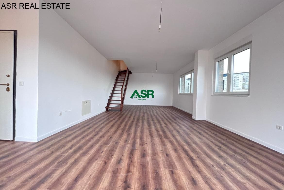 Ofrohet Penthouse (Duplex) per #SHITJE ne lagjen Kalabria 4