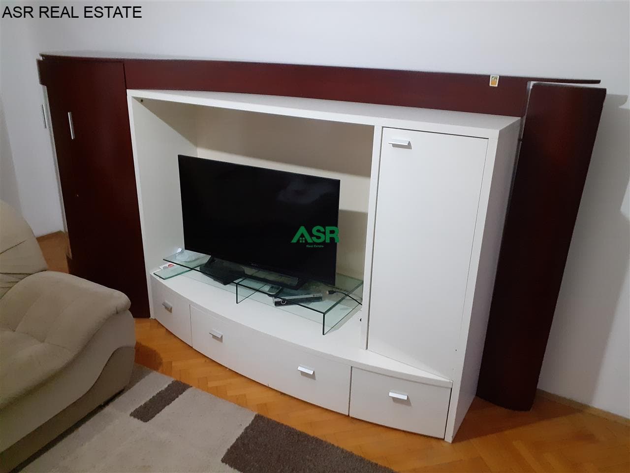Banesë 93m2 me qira në Aktash 3