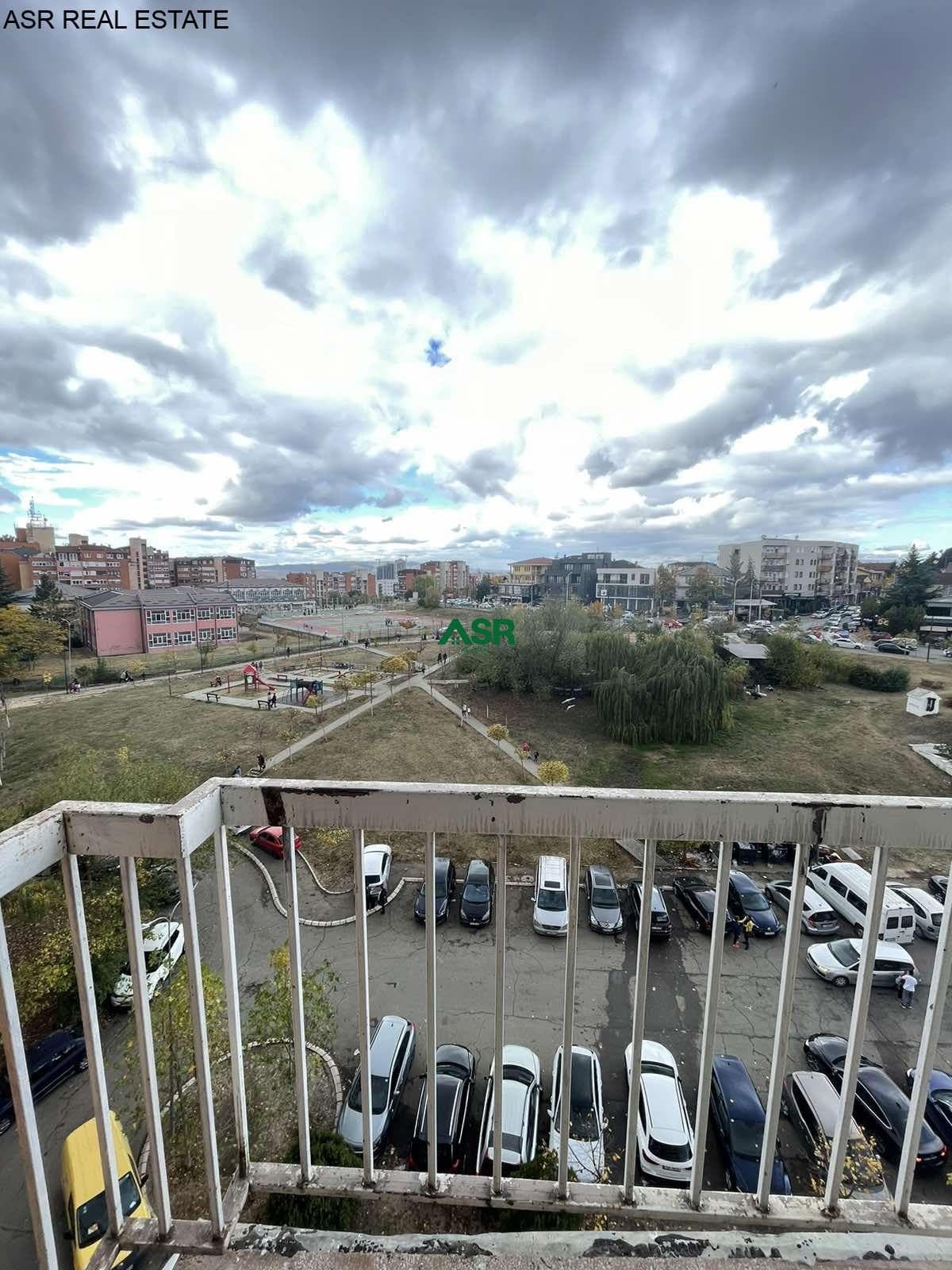 Lëshohet banesa me qira në lagjën bregu i diellit