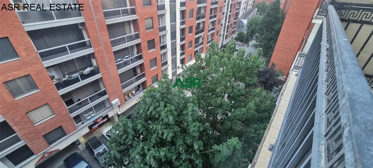 Banesë 70m2 me qira në rr.B