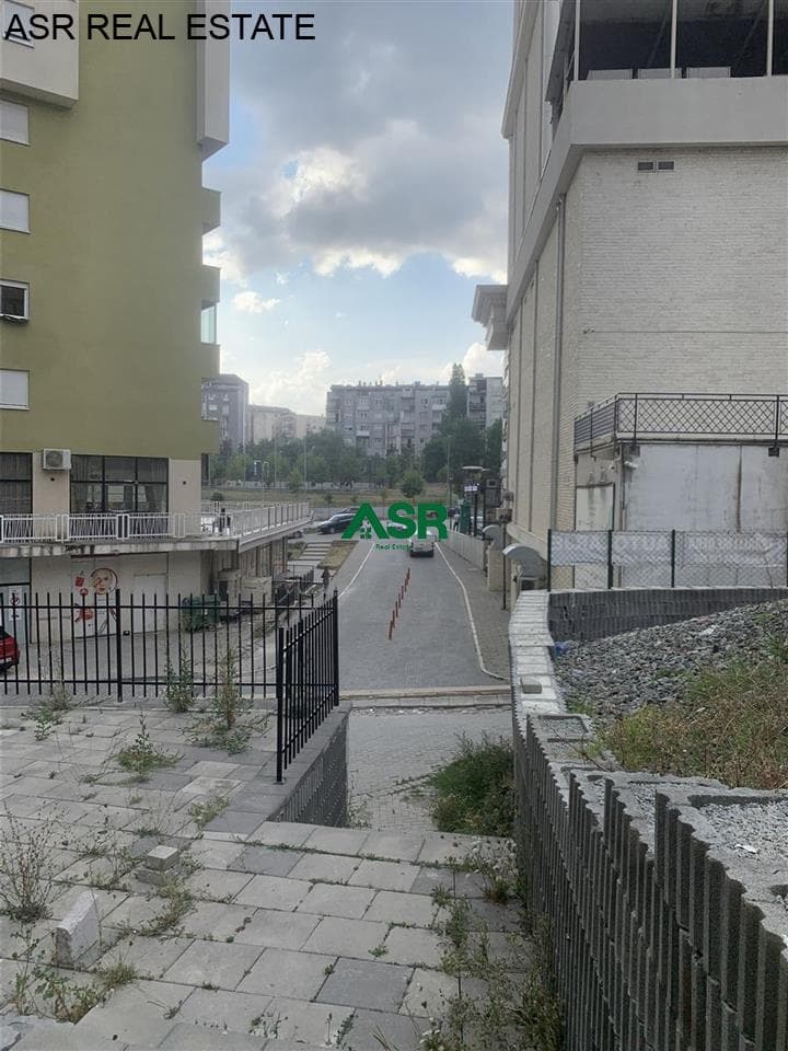 Lëshohet lokali me qira në lagjën rruga B