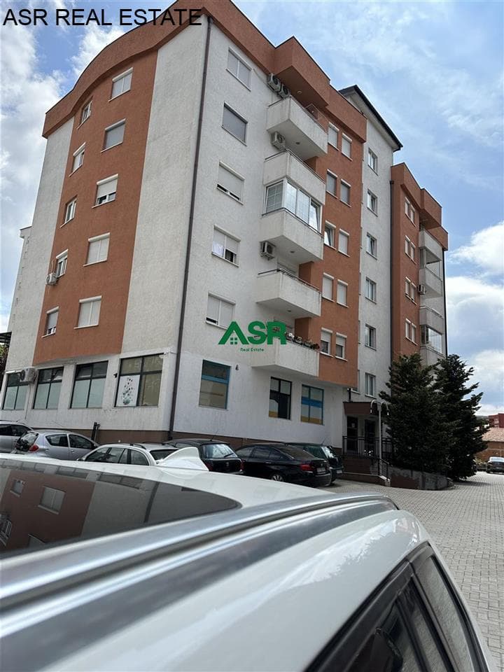 Lëshohet banesa me qira në lagjën rruga B 3