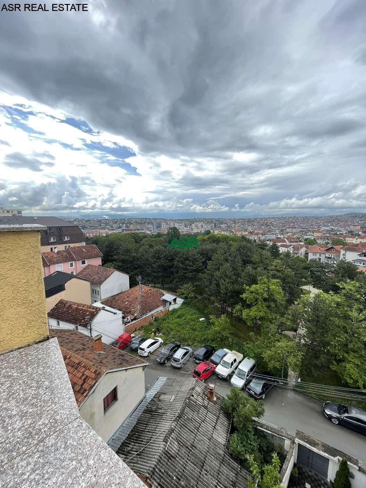 Lëshohet banesa me qira në lagjën Qender 2