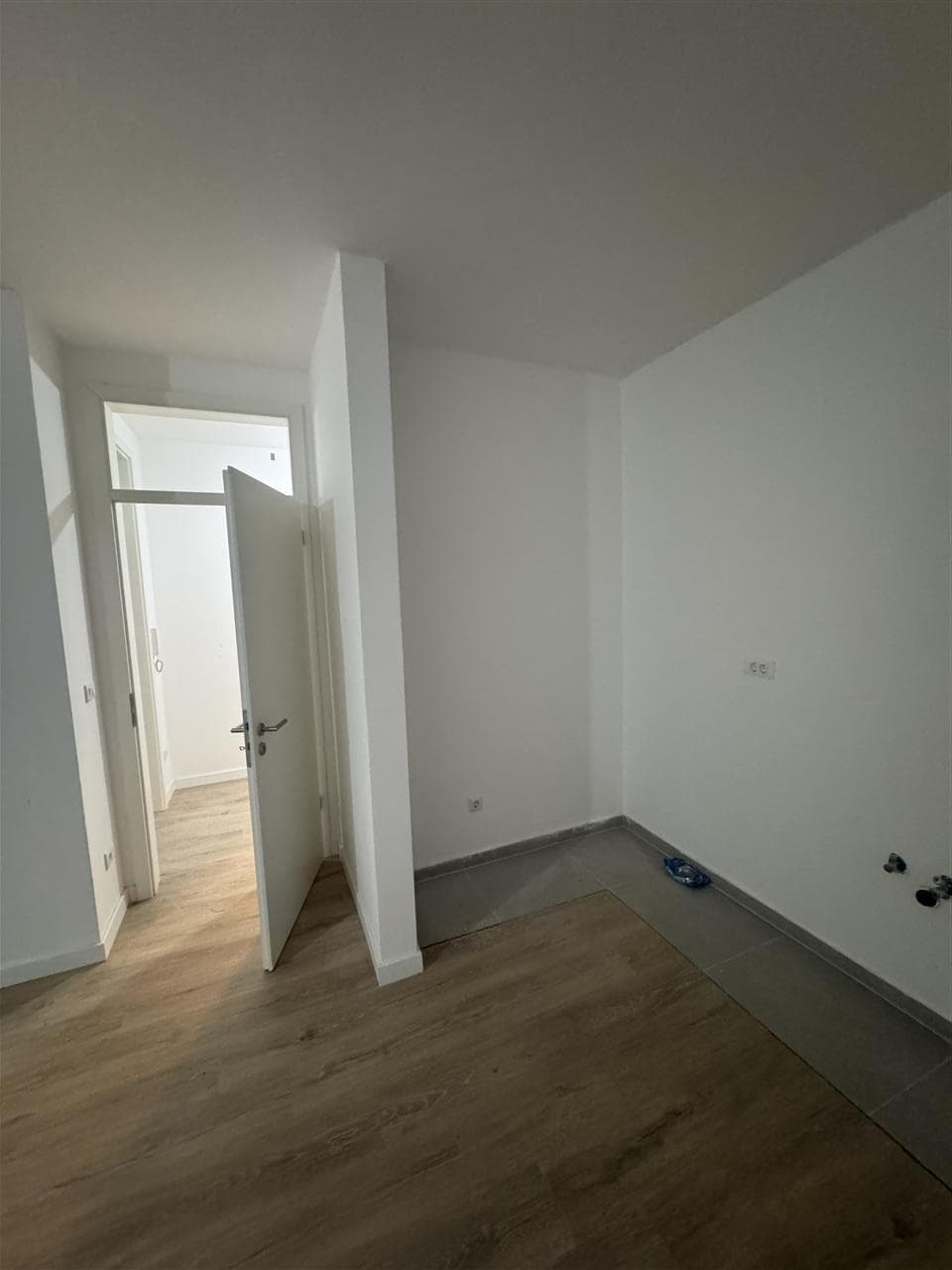 Banesë 60m2 me qira në lagjen Kodrina 3