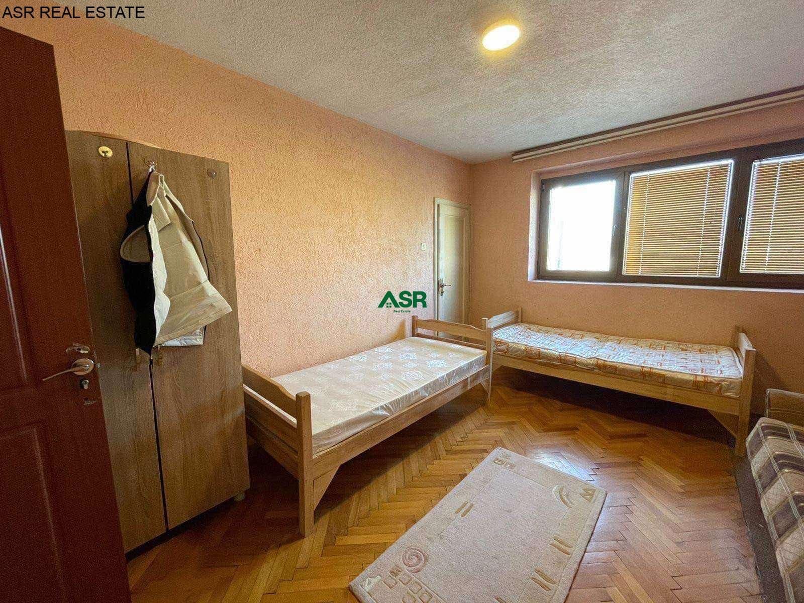Lëshohet banesa me qera në lagjën pejton 2