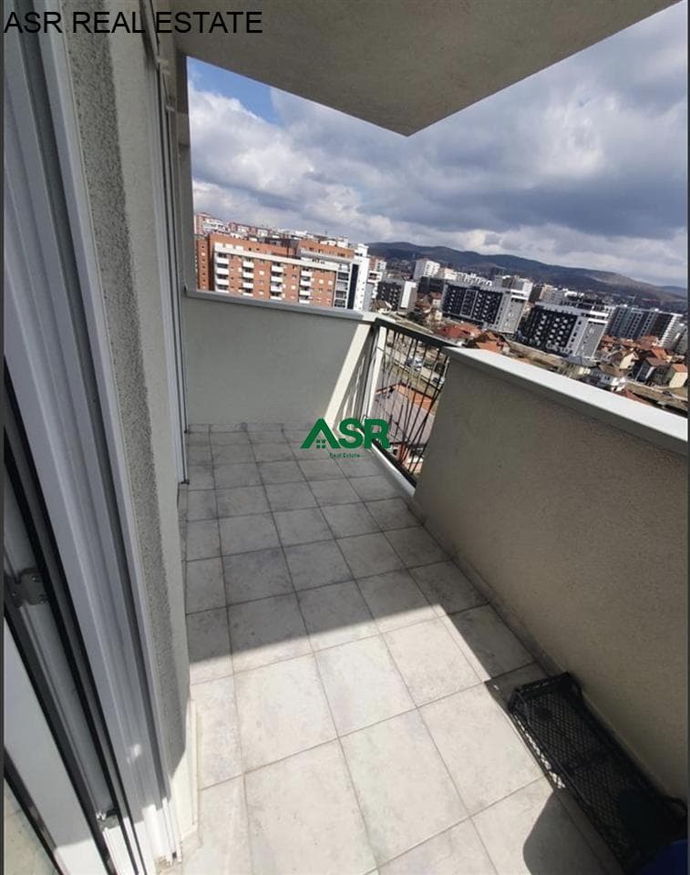 Banesë 120m2 me qira në Rr.Muharrem Fejza, kompleksi Pika 4