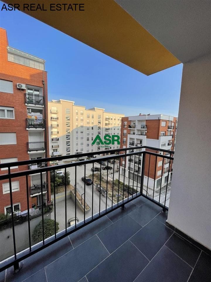 Banesë 80m2 me qira në rr.B 2