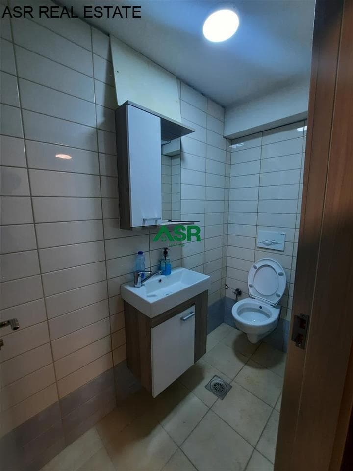 Lëshohet banesa me qira per zyre ne lagjen Tophane 2