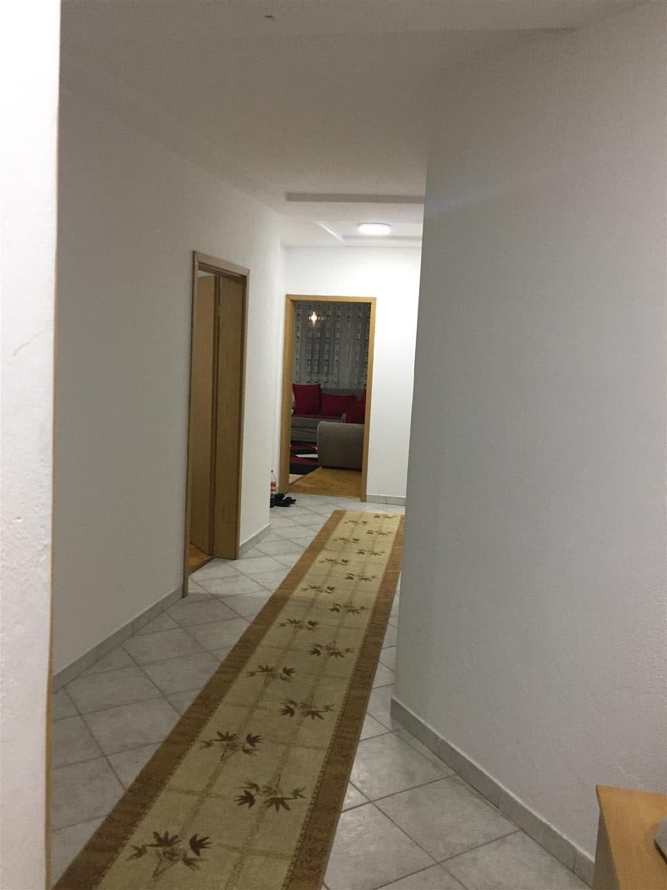 Lëshohet banesa me qira në lagjën Taukbashqe 3