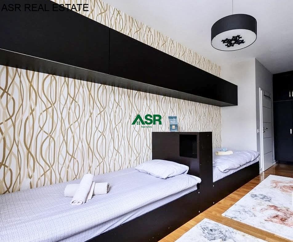 Ofrohet per SHITJE penthouse ne lagjen Tophane