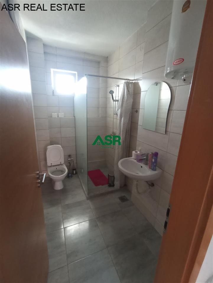 Lëshohet banesa me qira në lagjën qender 4