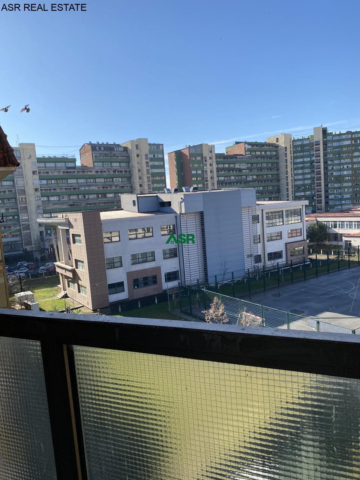 Lëshohet banesa/zyre me qira në lagjën Dardania