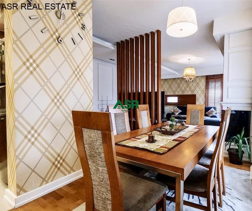 Ofrohet per SHITJE penthouse ne lagjen Tophane