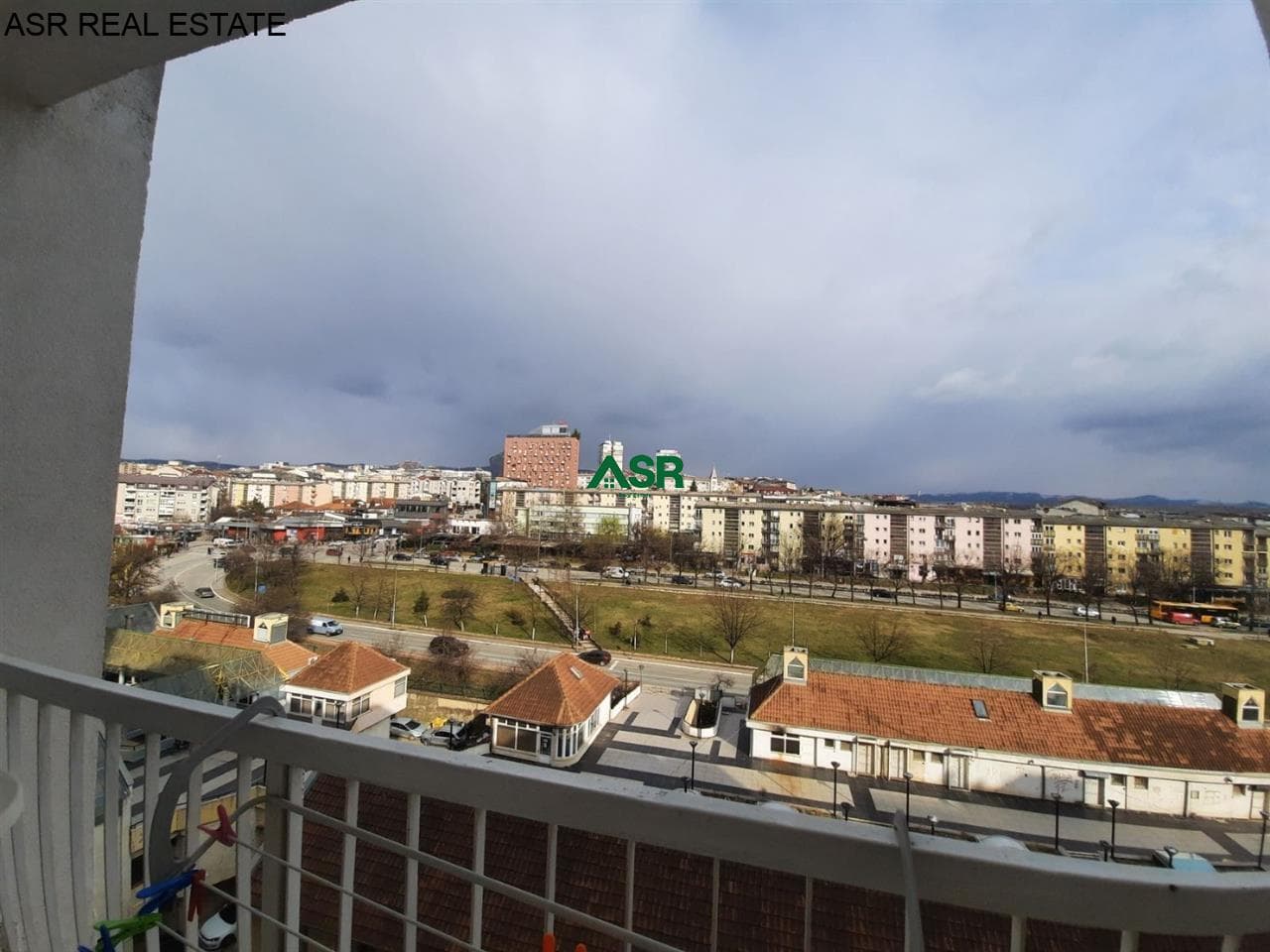 Lëshohet banesa me qera në lagjën Dardania 4