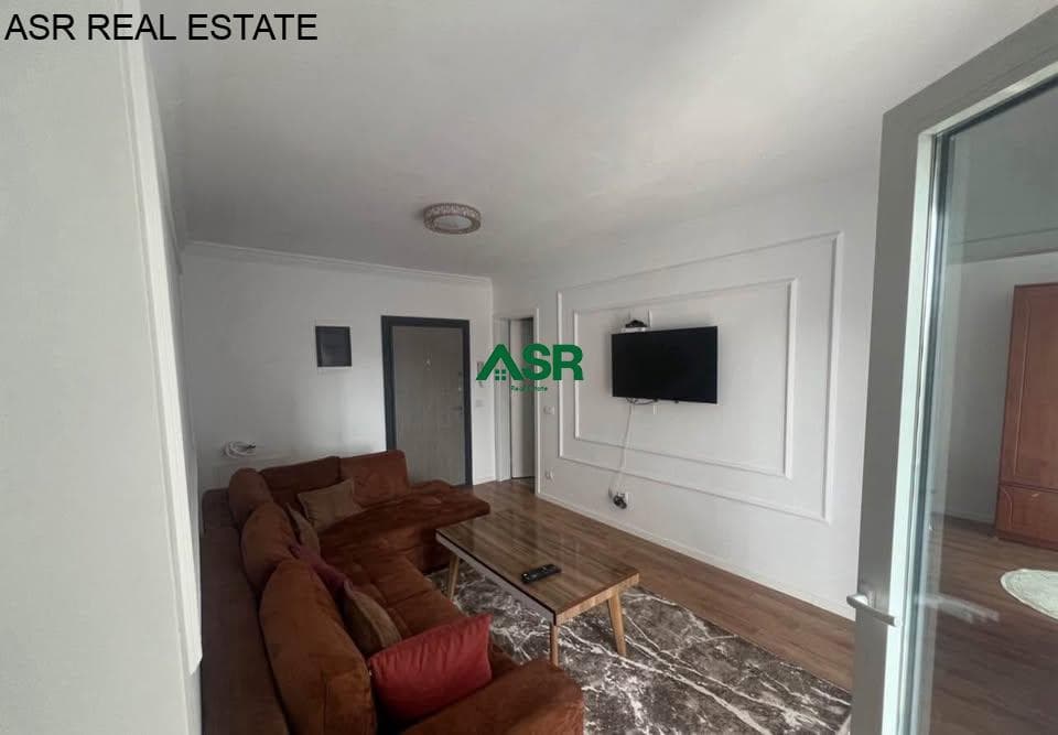 Banesë 50m2 me qira në lagjen Tophane 2