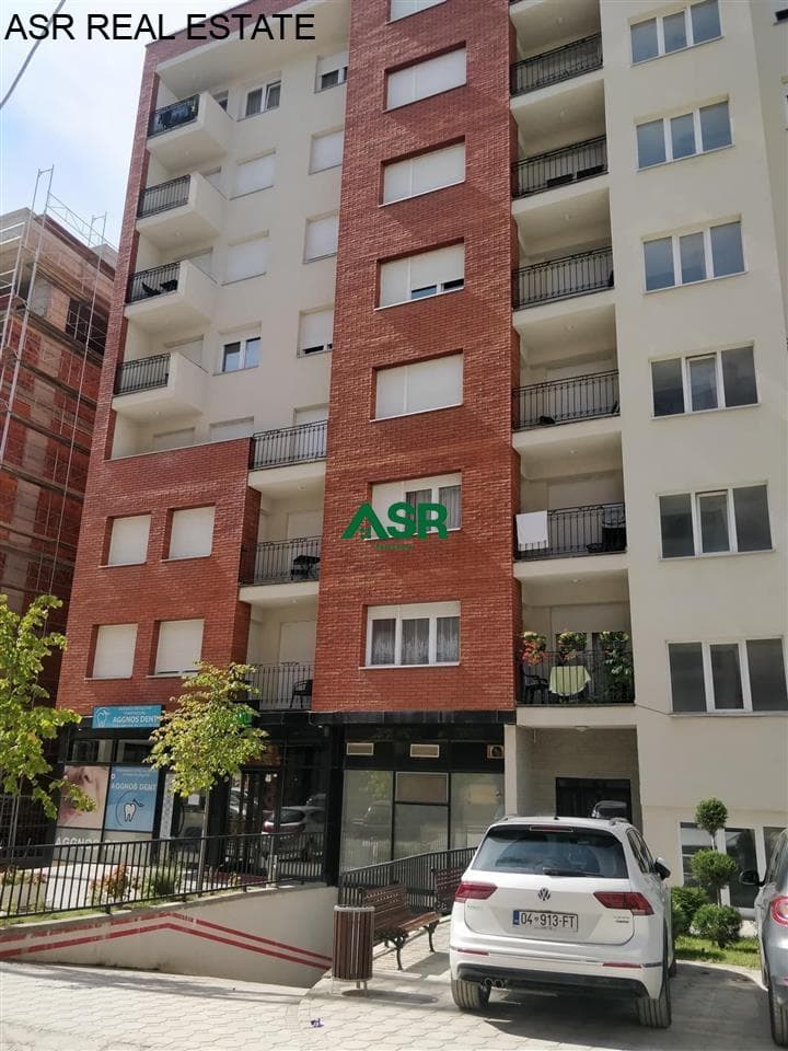 Ofrohet banesa me qira në lagjen e spitalit, rr.Muharrem Fejza